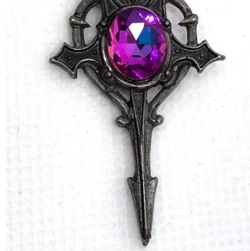 Womens Necklace This Is A Medium To Short Necklace Comes With Green Stud Earring
